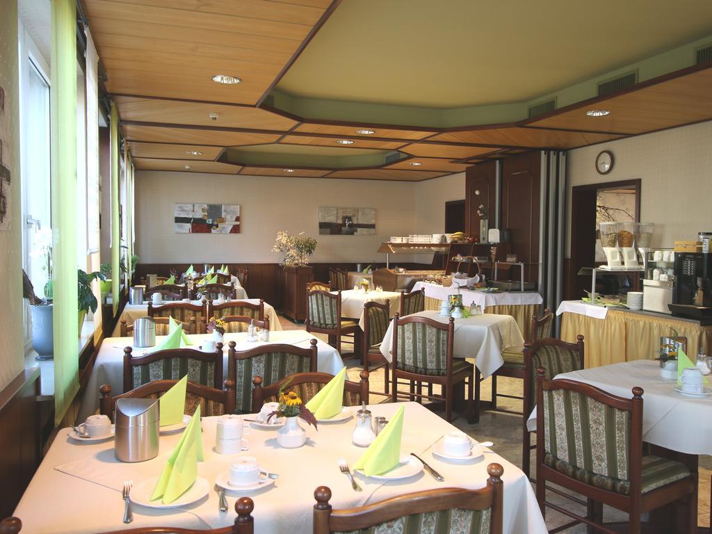 Hotel-Restaurant Und Gaestehaus Loewen Süßen Eksteriør bilde