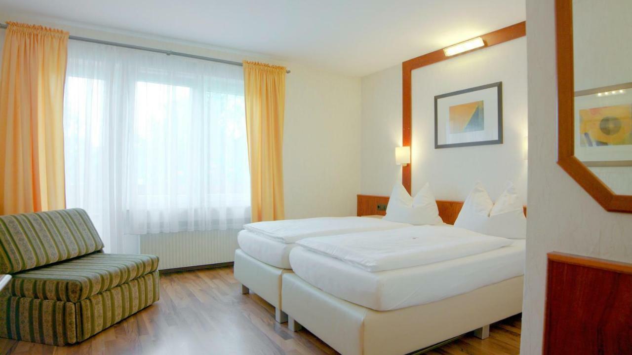 Hotel-Restaurant Und Gaestehaus Loewen Süßen Eksteriør bilde