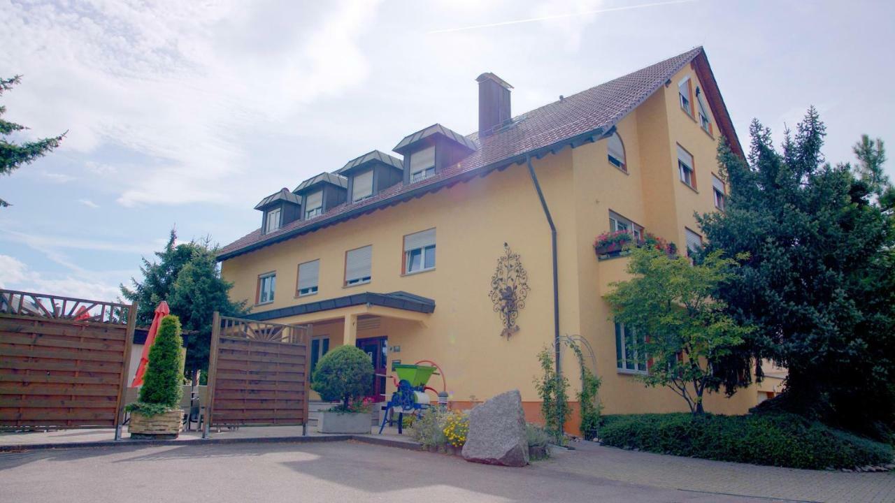 Hotel-Restaurant Und Gaestehaus Loewen Süßen Eksteriør bilde